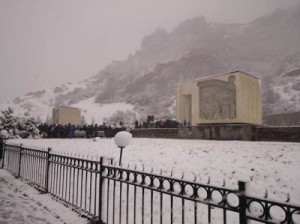 Аппарат Уполномоченного по правам человека в КЧР принял участие в траурном митинге, прошедшем в городе Карачаевске